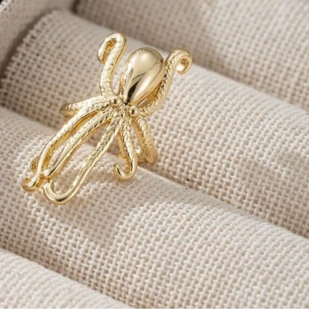 Gold Octopus Ear Cuff R64